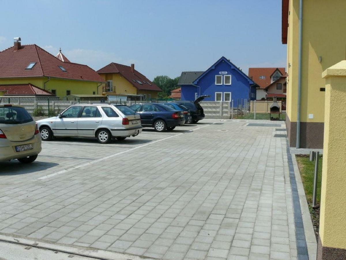 Hotel Aquasleep II Veľký Meder Esterno foto